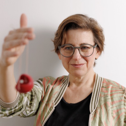 Nicole Knapp verbindet Humor, Clownerie und Trauerbegleitung.
