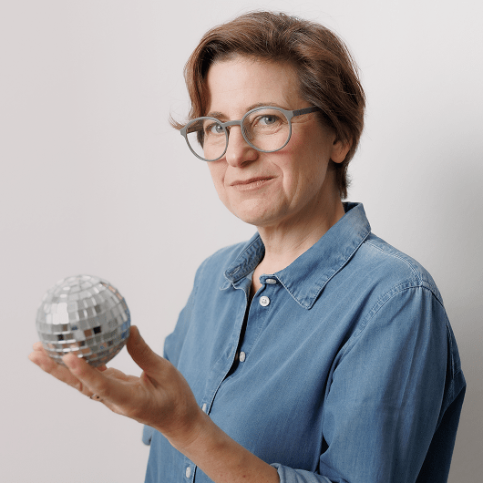 Nicole Knapp verbindet Humor, Clownerie und Trauerbegleitung.